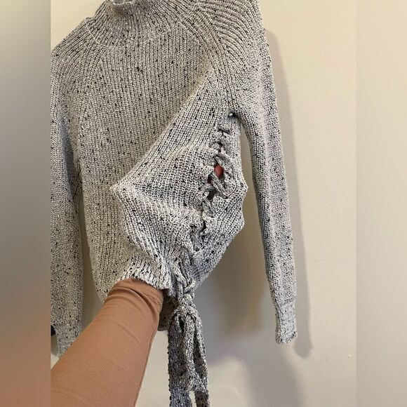 Bundle of sweaters  - Picture 3 of 7